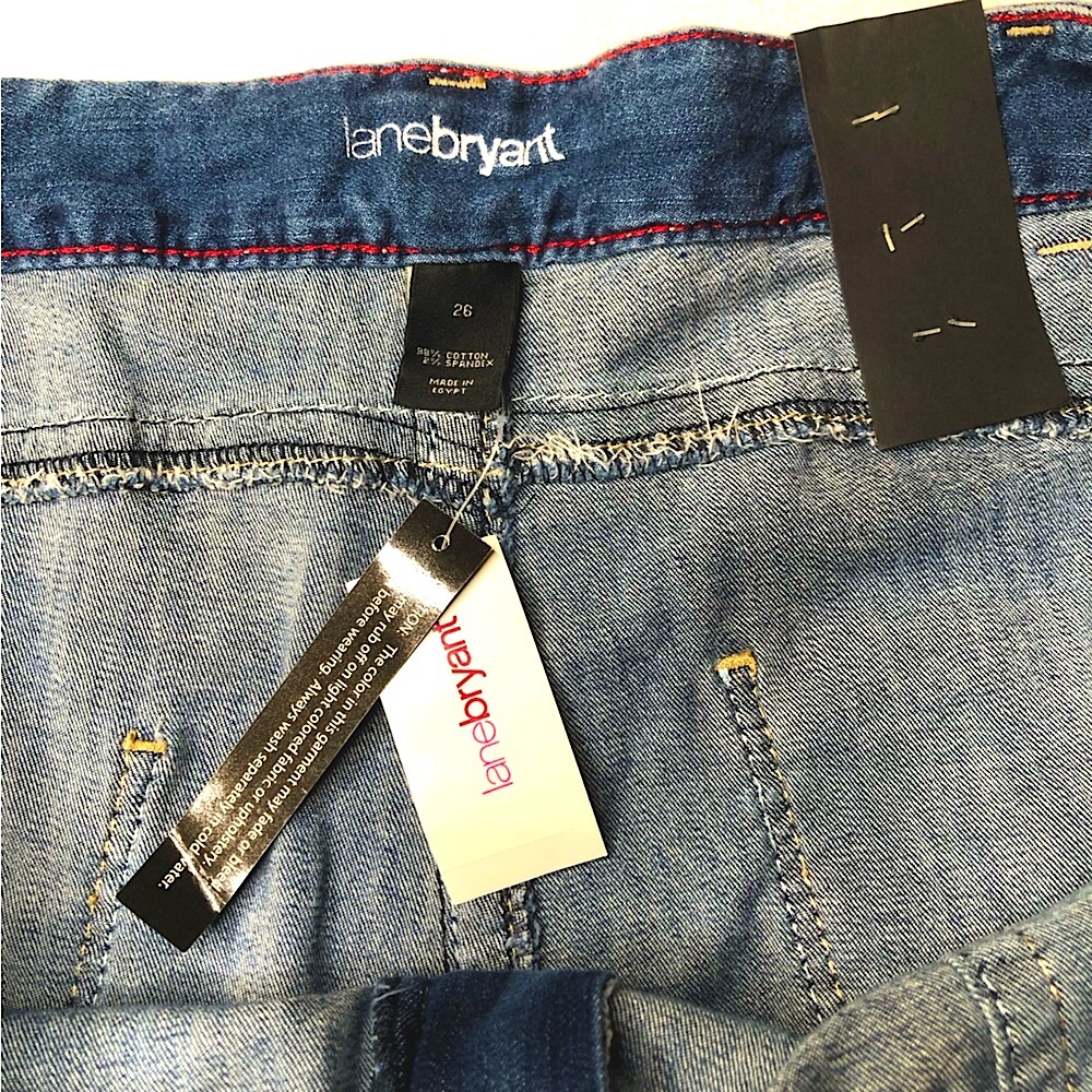 Lane Bryant NWT Women's Tighter Tummy Premium Fit 10" Bermuda Shorts - Size 26 - Picture 11 of 15